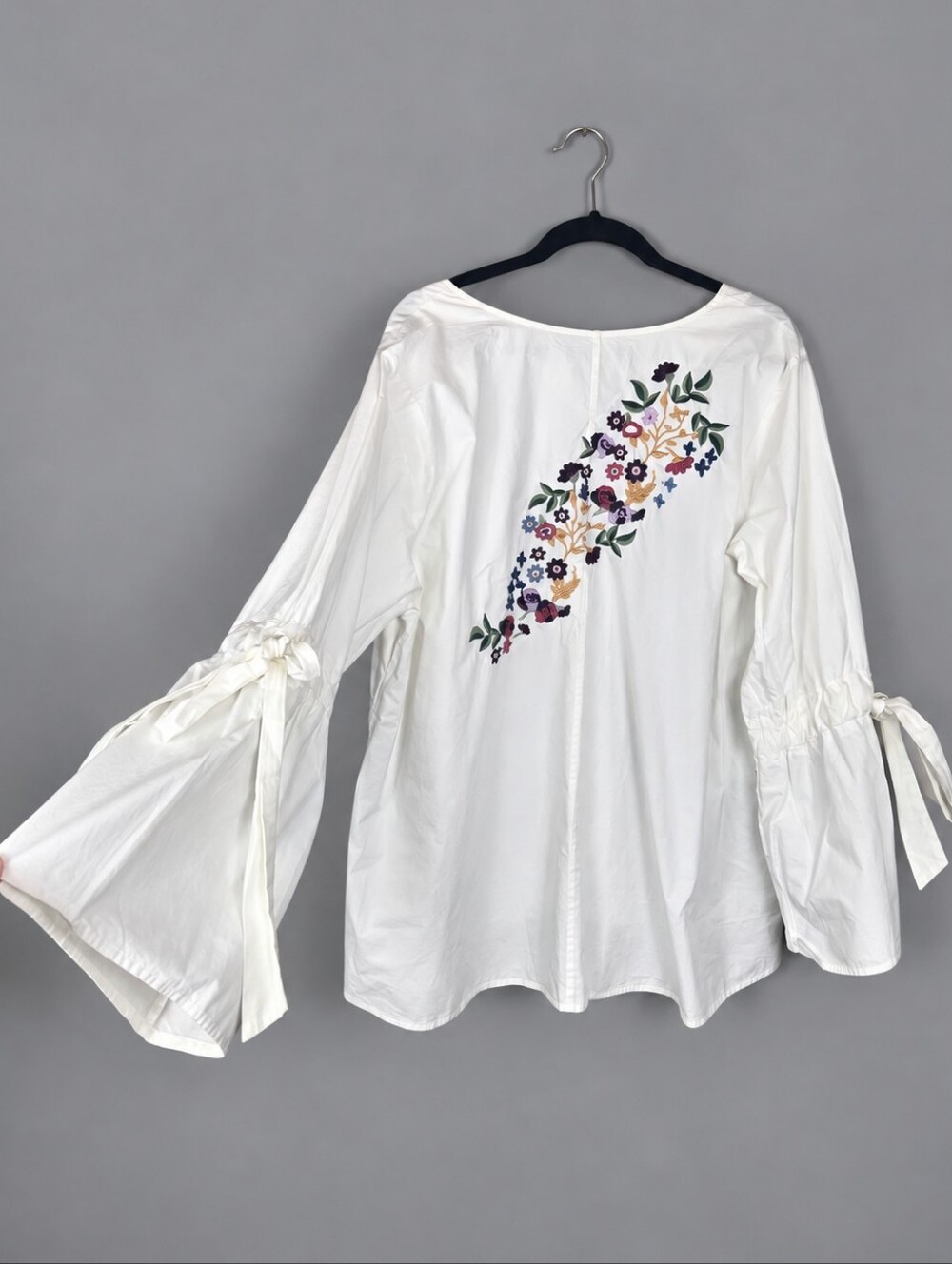 New Leaf 2X Embroidered Floral Bell Sleeve Blouse Boho Cottagecore Artsy Cotton